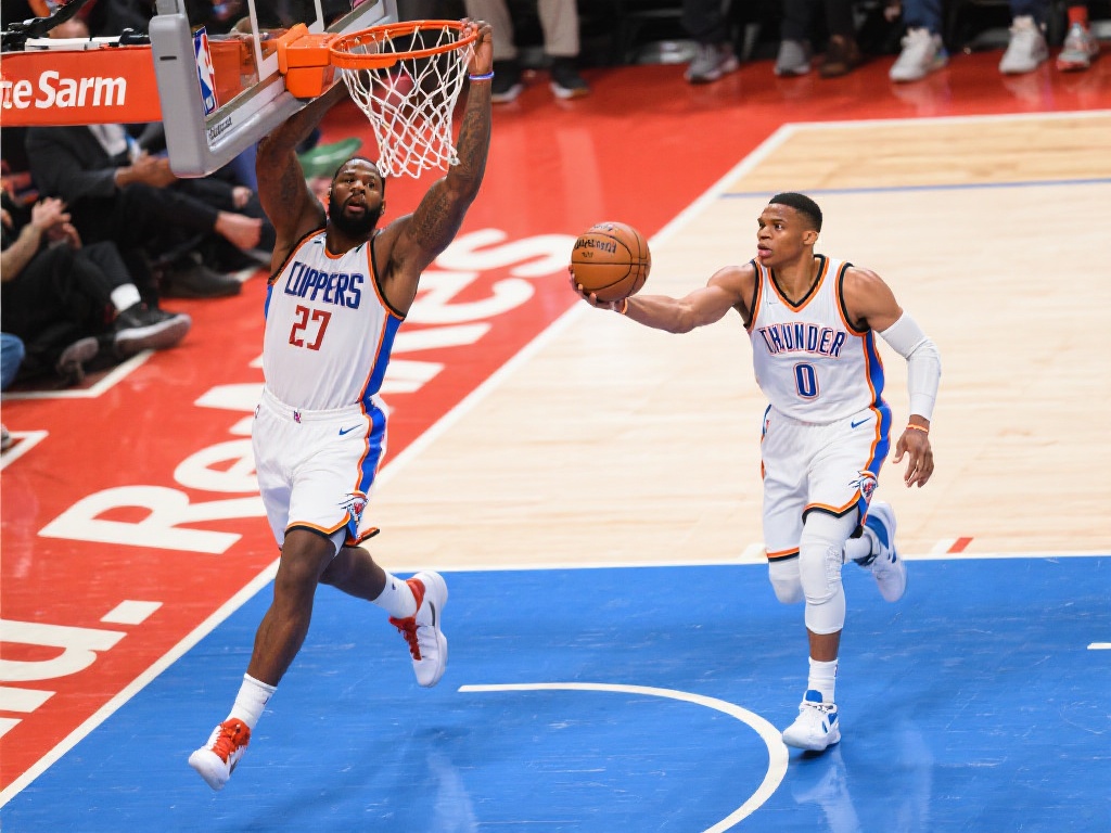 威少飞速抢板妙传,小乔丹空接双手炸筐 默契合作:小乔丹的定位技术
德安德烈·